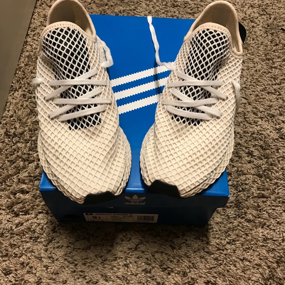 Adidas Deerupt Runner Shoes-Linen